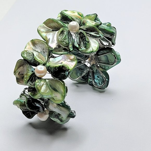 Green Pearl Adjustable Cuff Bangle Bracelet- NEW - Picture 1 of 13